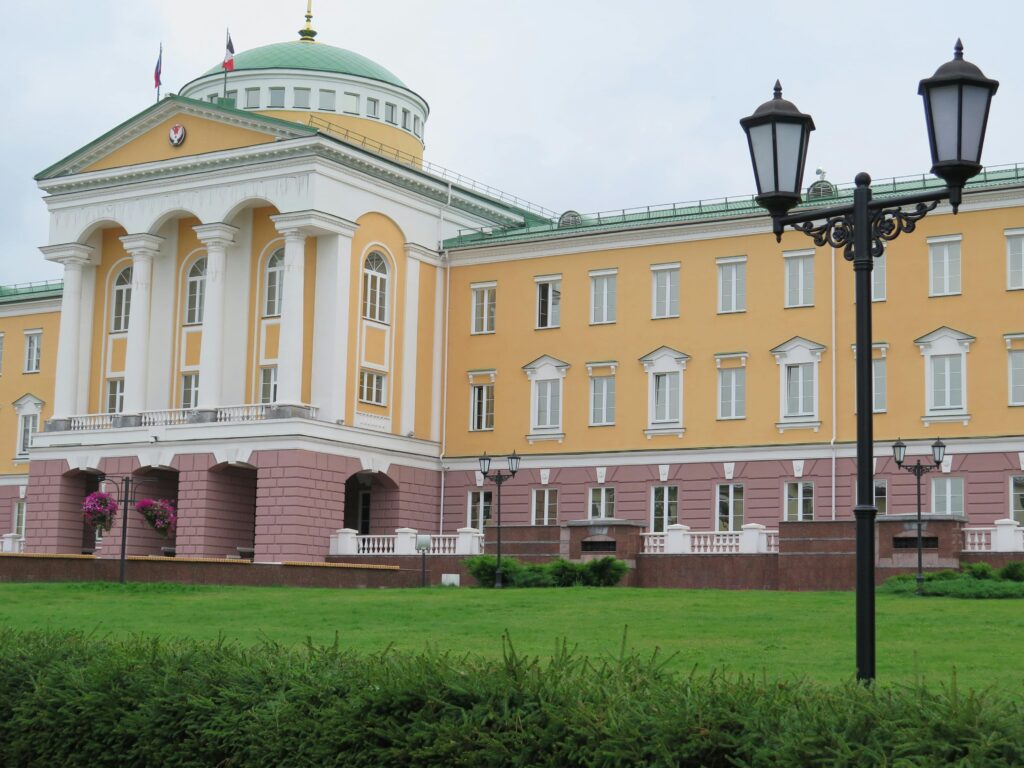 Government & Municipal Contracting Advisory